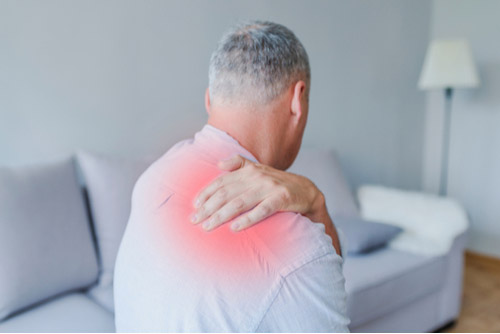 shoulder pain, shoulder pain treatment in Greenville South Carolina concept